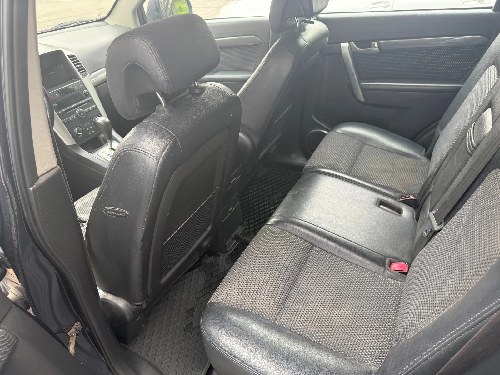 Chevrolet Captiva, снимка 8 - Автомобили и джипове - 54409176