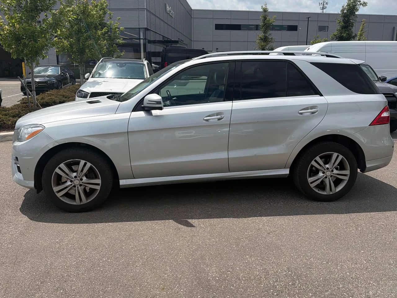 Mercedes-Benz ML 350 BlueTEC/ПОДГРЕВИ/360 КАМЕРИ/ПАНОРАМА/OT MERCEDES, снимка 3 - Автомобили и джипове - 55251738