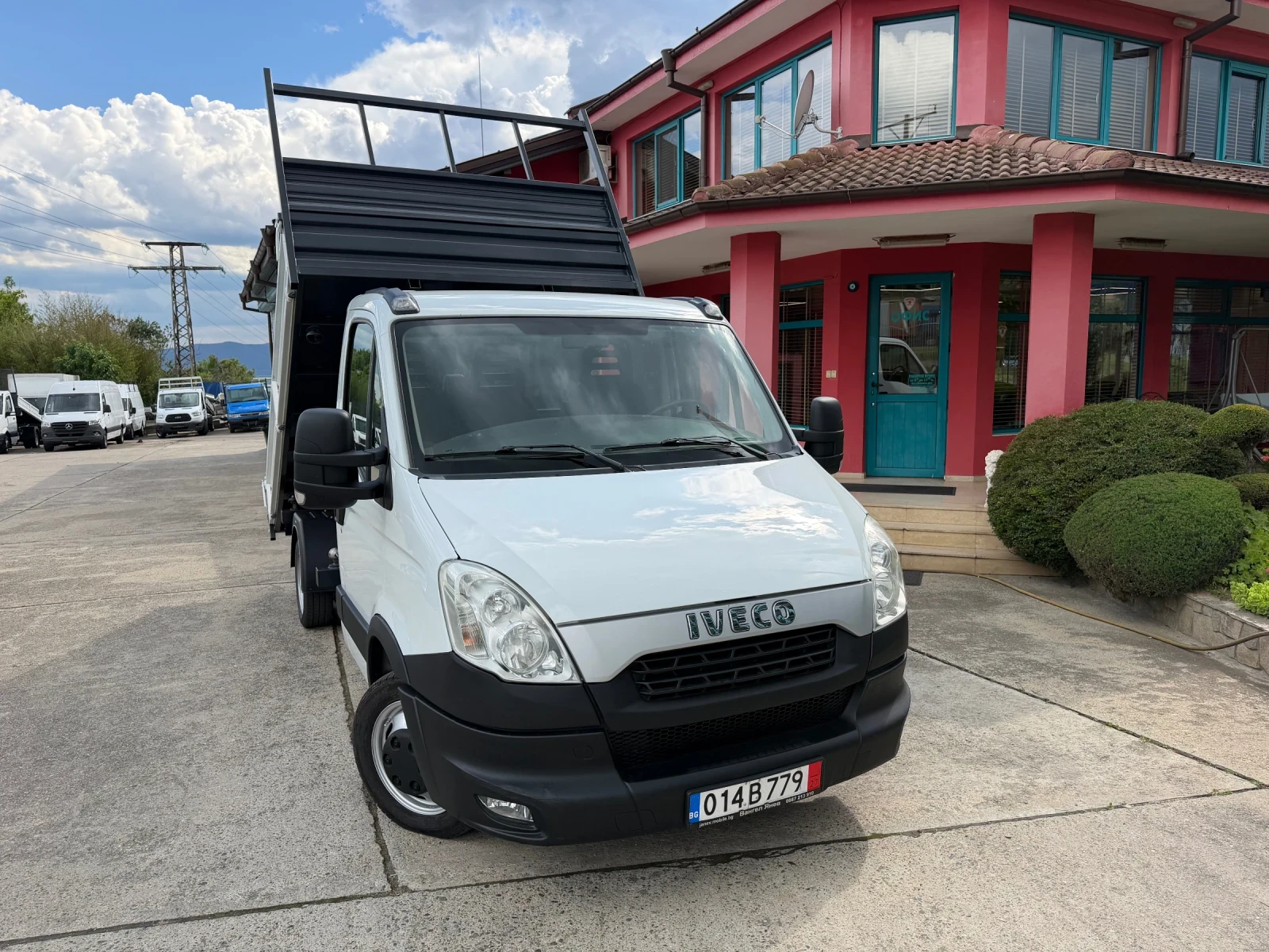Iveco Daily 3.0HPI* Климатик* Тристранен самосвал* 3.50м кош, снимка 3 - Бусове и автобуси - 54728566