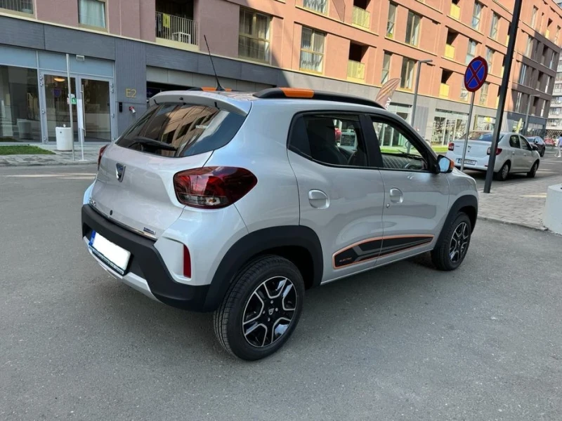 Dacia Spring Comfort Plus. Обслужена в България+ ПОДАРЪЦИ!!!, снимка 4 - Автомобили и джипове - 47335350