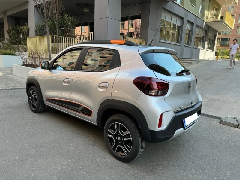 Dacia Spring Comfort Plus. Обслужена в България+ ПОДАРЪЦИ!!!, снимка 3 - Автомобили и джипове - 47335350