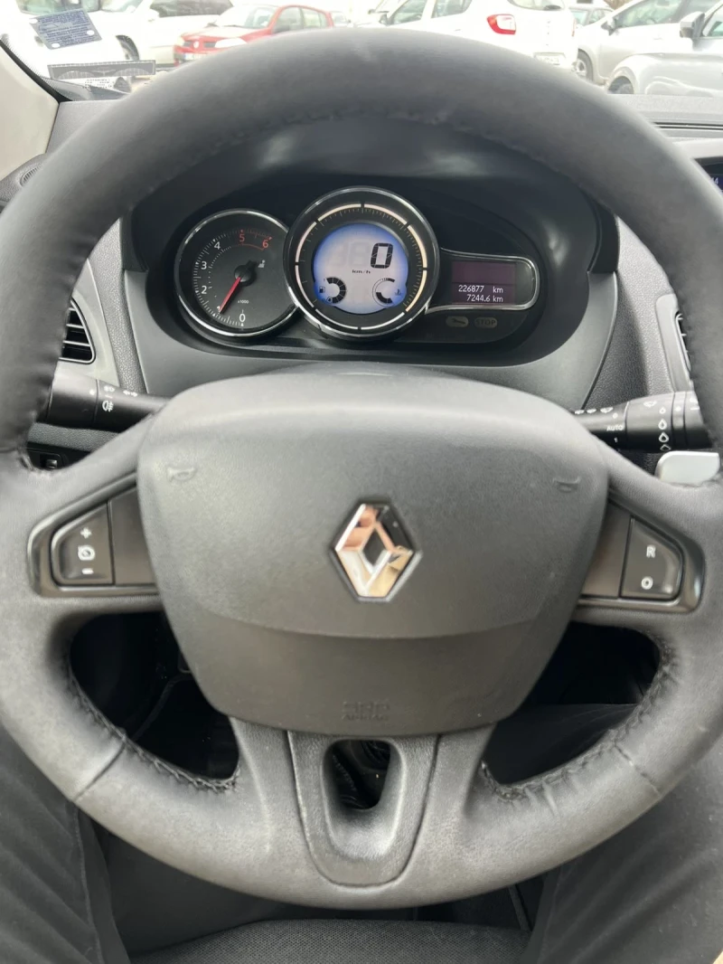 Renault Megane 1.5 dci / N1, снимка 9 - Автомобили и джипове - 47928578