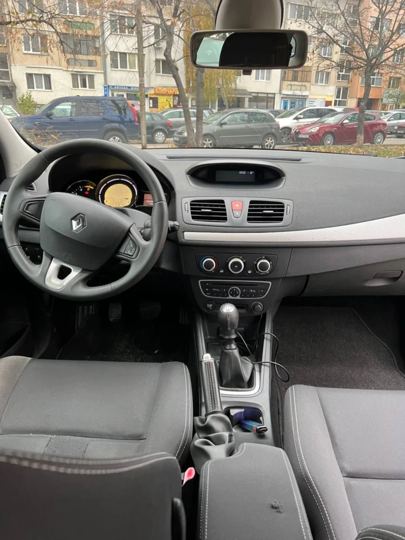 Renault Megane, снимка 6 - Автомобили и джипове - 48089478