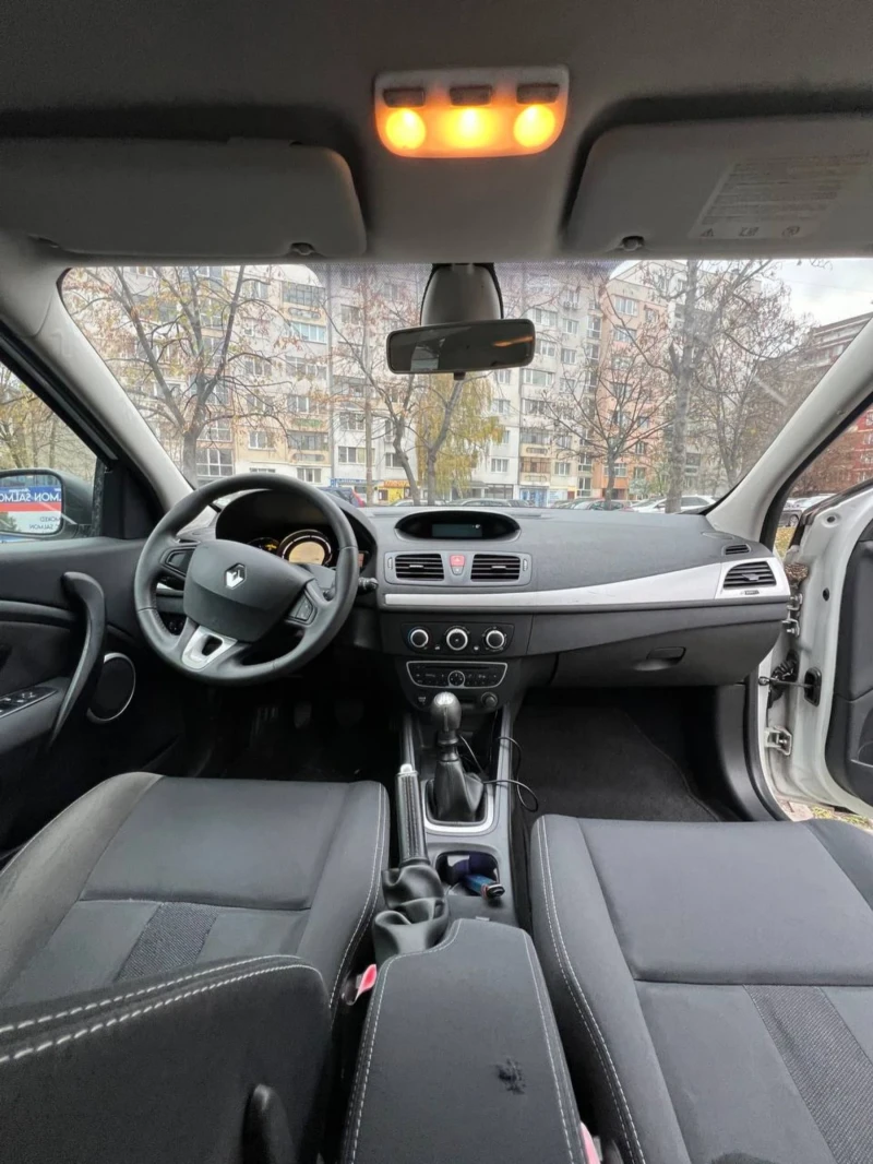 Renault Megane, снимка 7 - Автомобили и джипове - 48089478