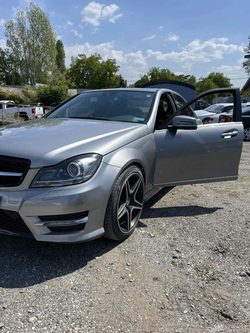 Mercedes-Benz C 300 AMG 4MATIC, снимка 1 - Автомобили и джипове - 48692820