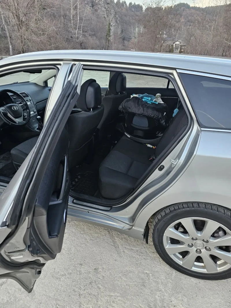 Toyota Avensis 2.0 d4-D, снимка 9 - Автомобили и джипове - 48731587