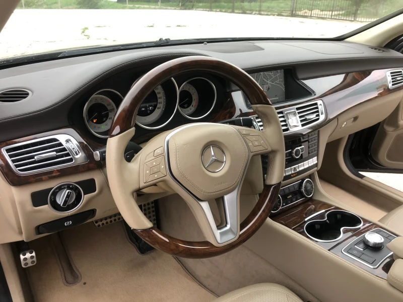 Mercedes-Benz CLS 550 AMG Подгрев, обдухване, масаж, снимка 8 - Автомобили и джипове - 49776512