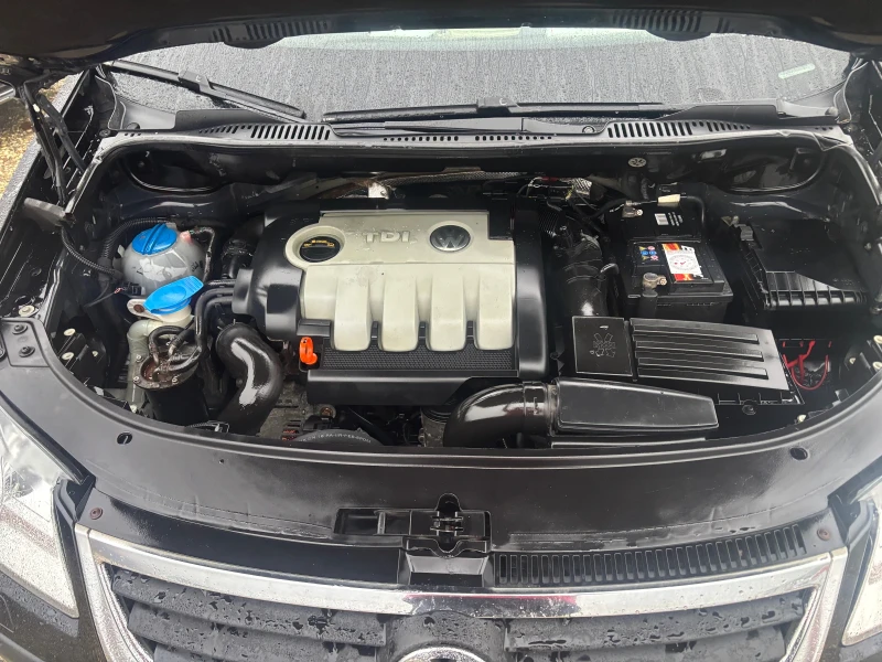 VW Touran 2008+ CROOS+ ФЕЙС+ 2.0TDI+ 140кс+ 6ск, снимка 17 - Автомобили и джипове - 52584249