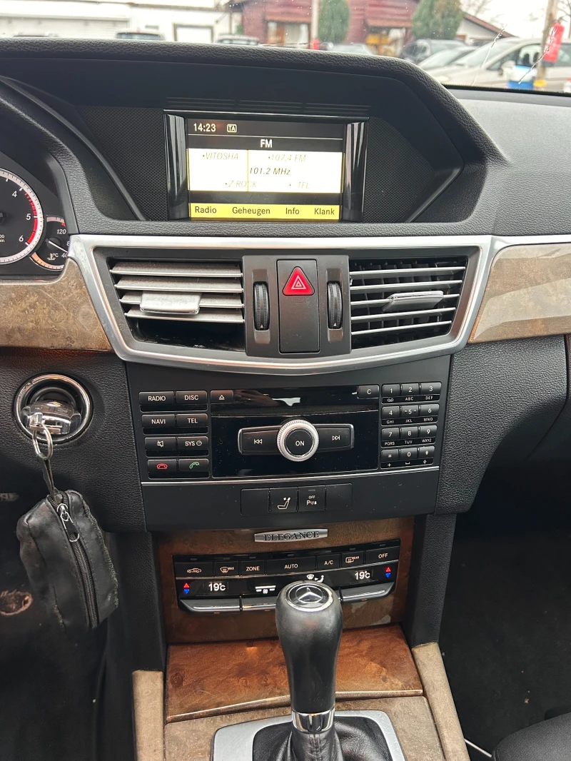 Mercedes-Benz E 220 CDI AVTOMAT/NAVI EURO 5, снимка 12 - Автомобили и джипове - 52654360