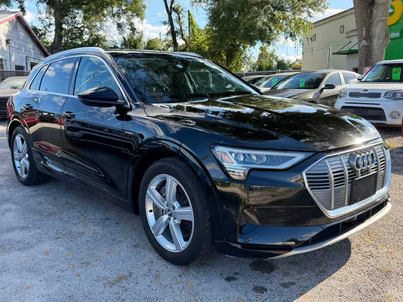 Audi E-Tron Prestige, снимка 3 - Автомобили и джипове - 53113181