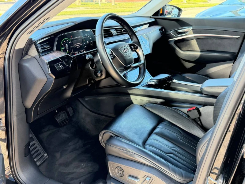 Audi E-Tron Prestige, снимка 9 - Автомобили и джипове - 53113181