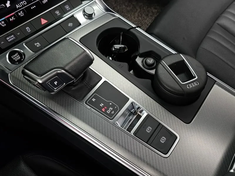 Audi A6 (C8) 45 Tfsi, снимка 9 - Автомобили и джипове - 54970940