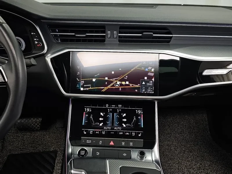 Audi A6 (C8) 45 Tfsi, снимка 14 - Автомобили и джипове - 54970940