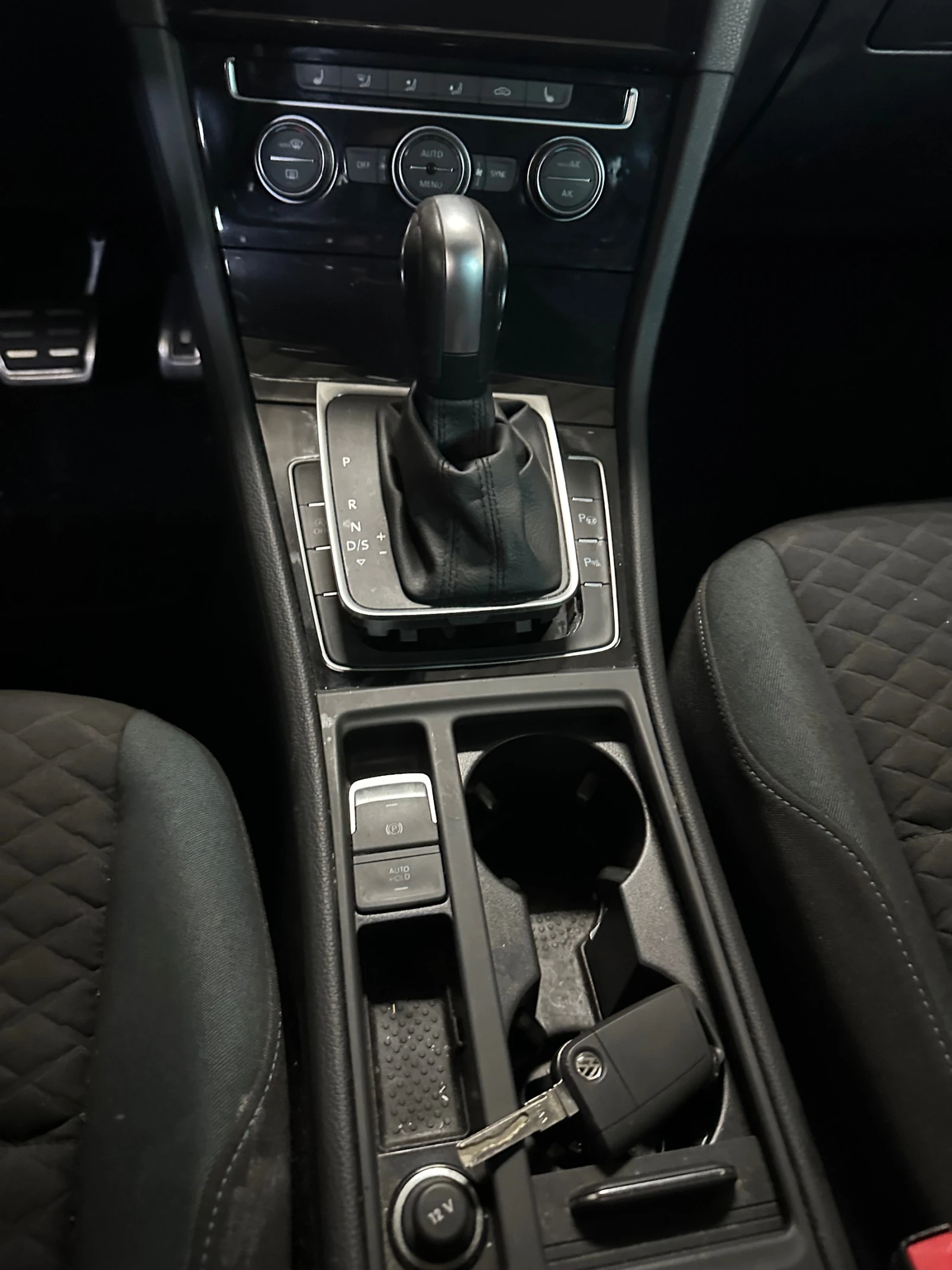 VW Golf 1.5 TGI  | Mobile.bg   16