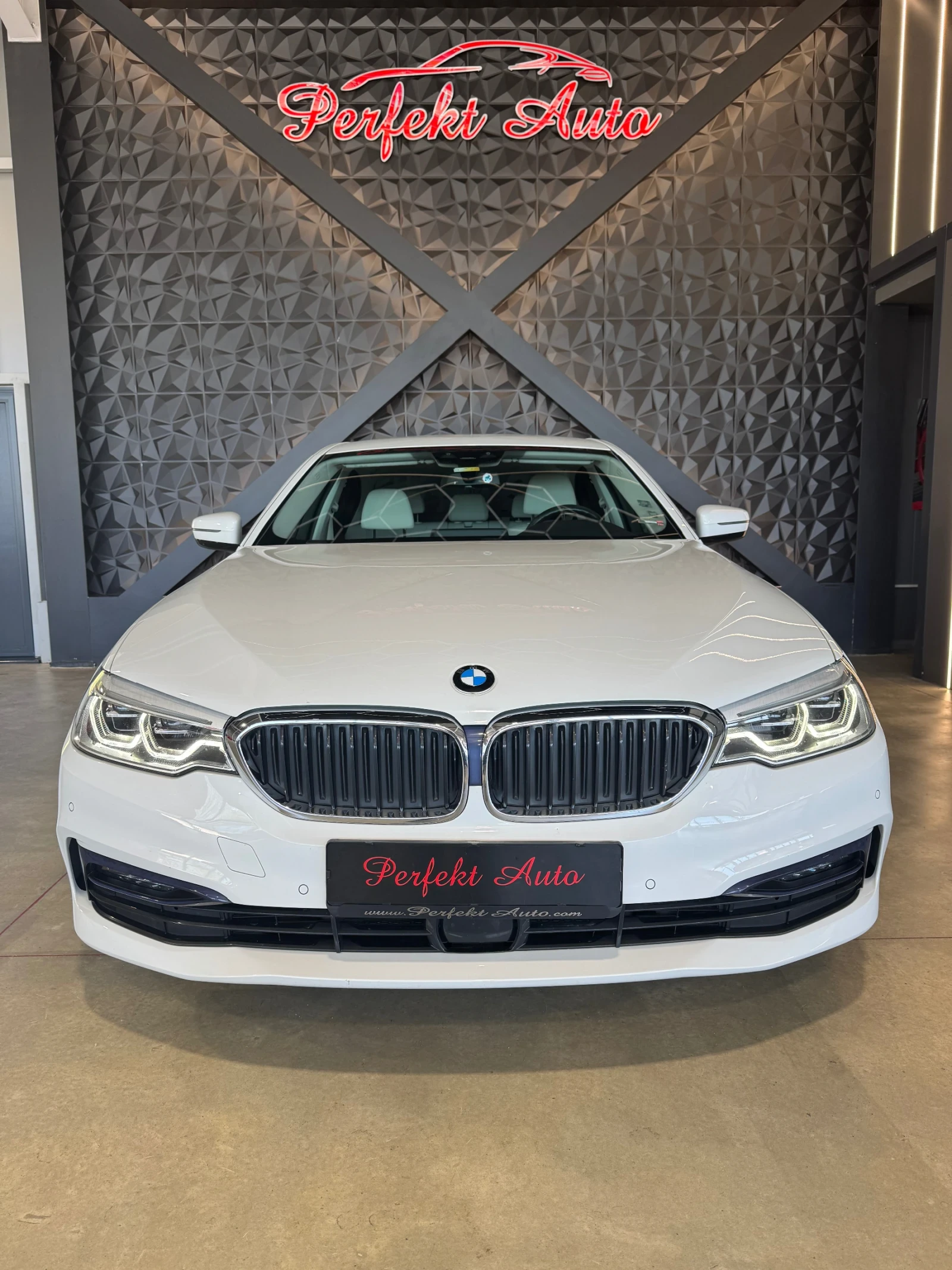BMW 530E * xDrive * M PACKET * HEAD UP *  - изображение 2