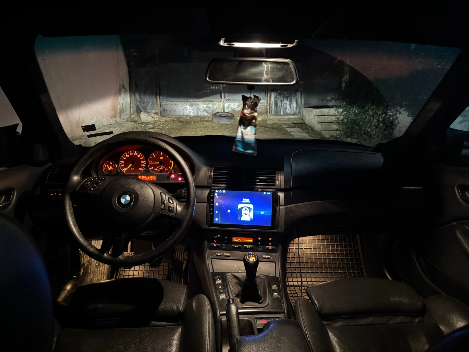 BMW 330 204кс 6MT - изображение 6