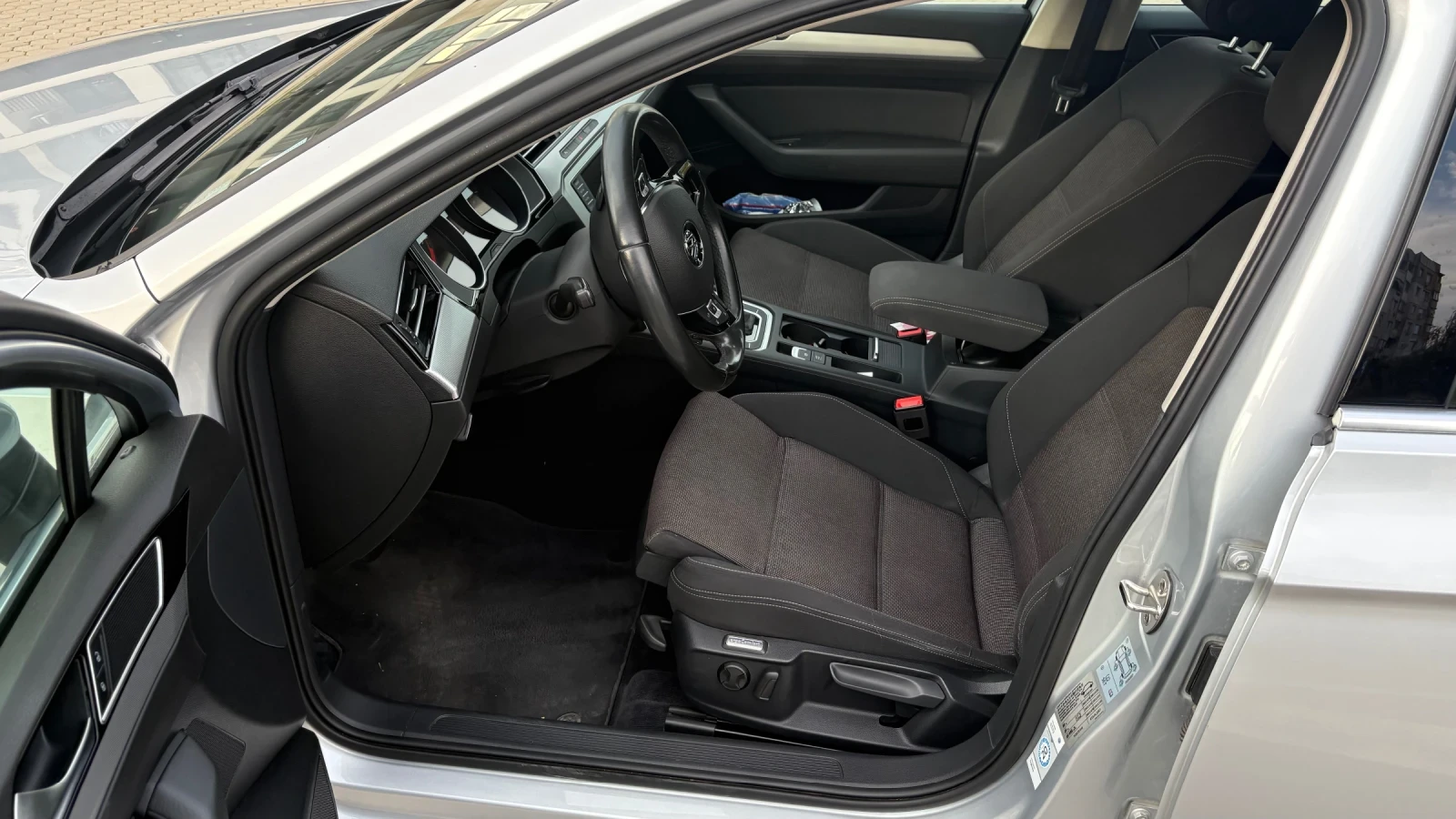VW Passat 2.0TDI DSG 6ск COMFORTLINE BLUTECH - изображение 7