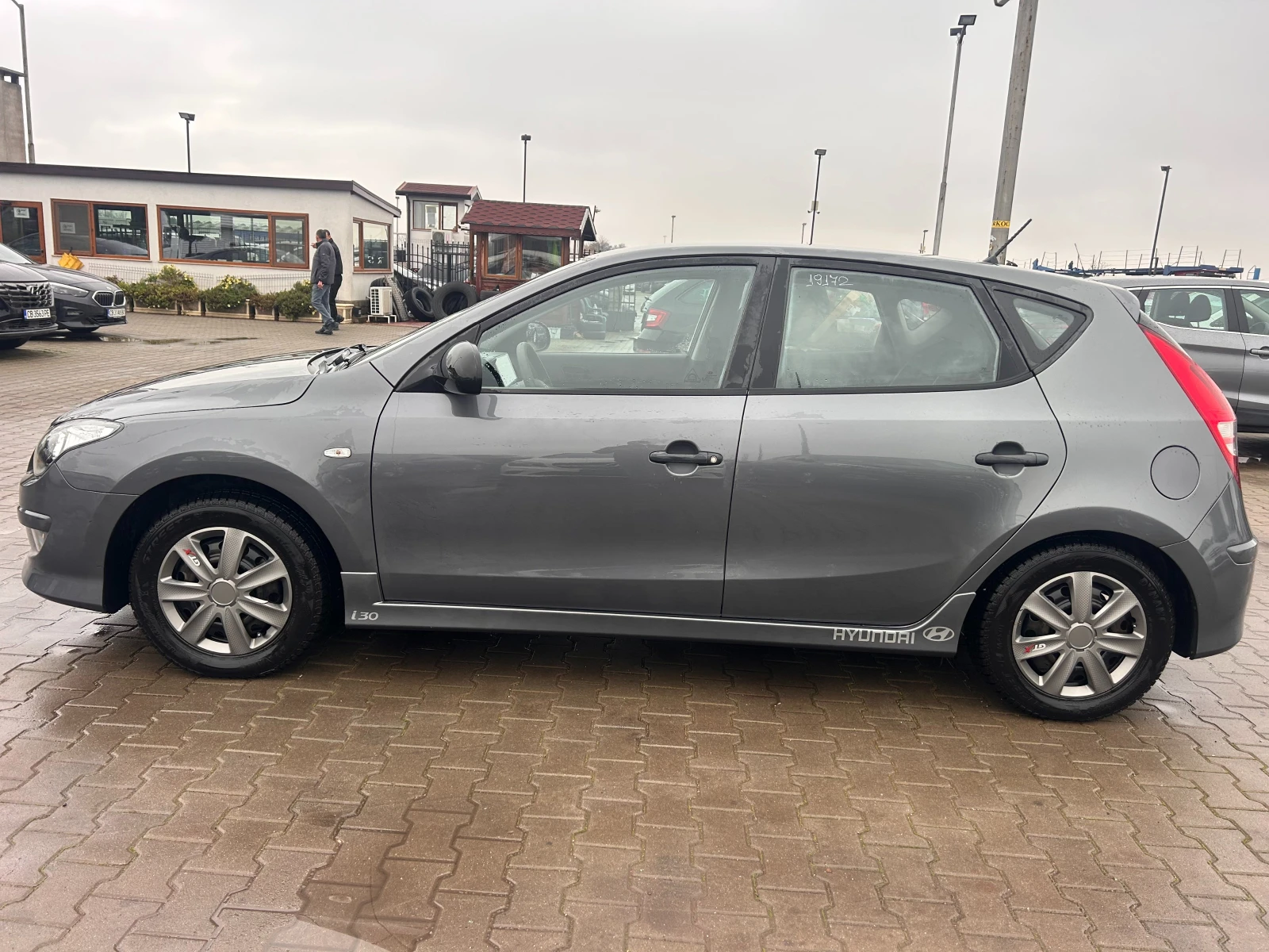 Hyundai I30 1.6CRDI NAVI/KAMERA EURO 4 - изображение 9