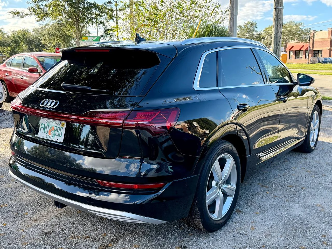 Audi E-Tron Prestige - изображение 4