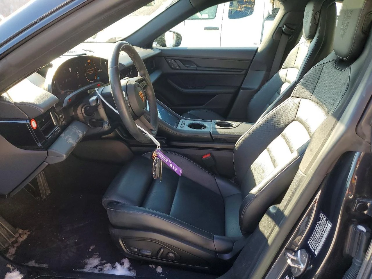 Porsche Taycan  - изображение 7