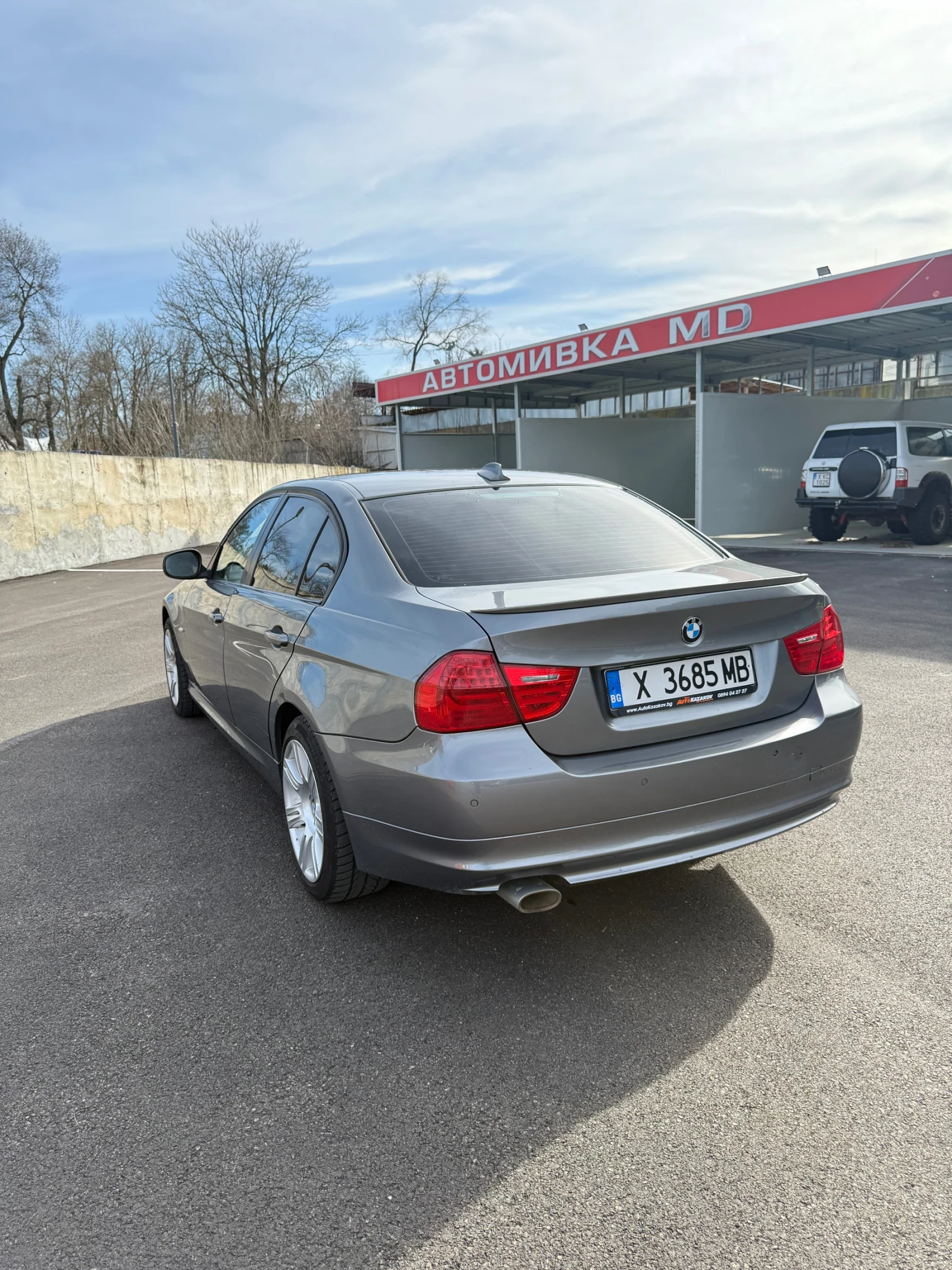 BMW 318 318d 143кс подгрев/климатроник/парктроник/темпомат - изображение 3