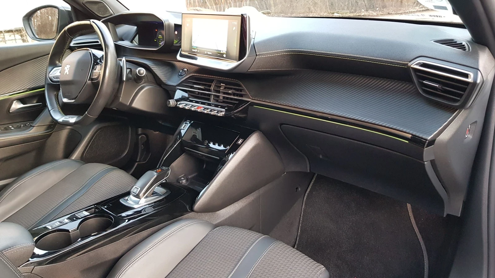 Peugeot 2008 GT Line, снимка 10 - Автомобили и джипове - 53759365