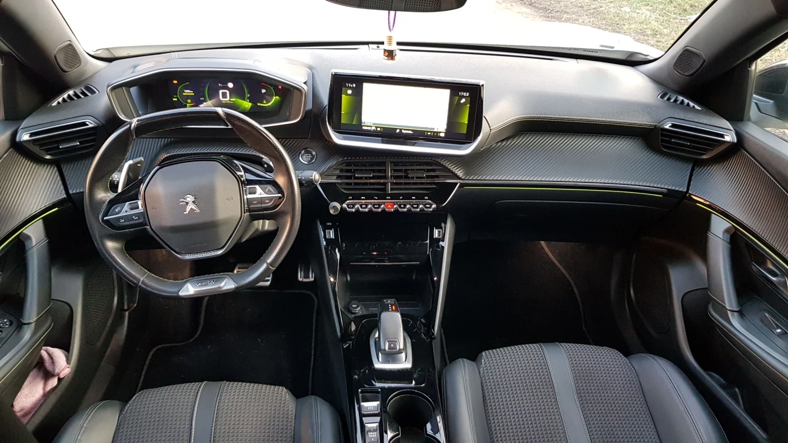 Peugeot 2008 GT Line, снимка 9 - Автомобили и джипове - 53759365