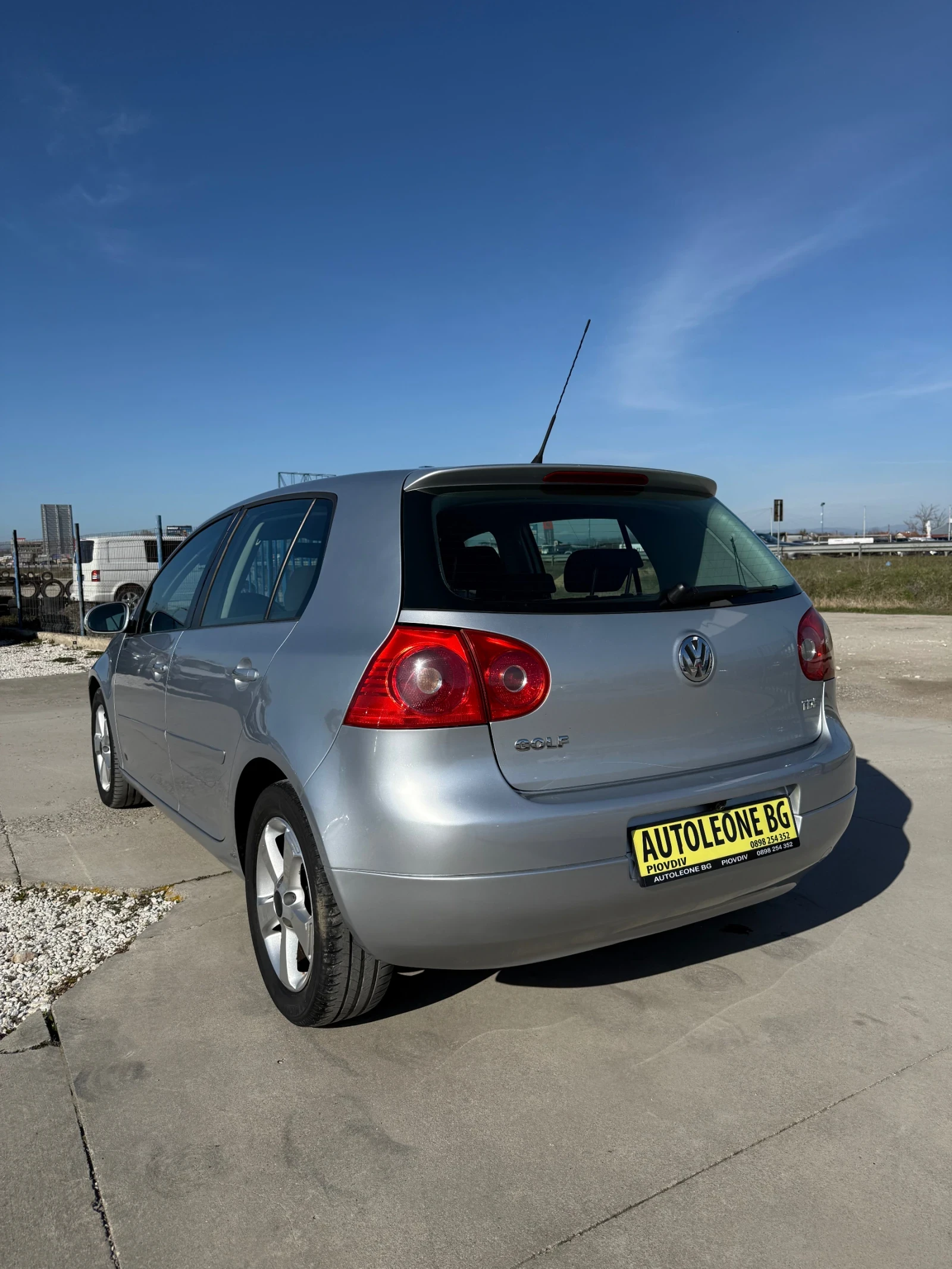 VW Golf 1.9 TDi * NAVI* , снимка 6 - Автомобили и джипове - 53812813