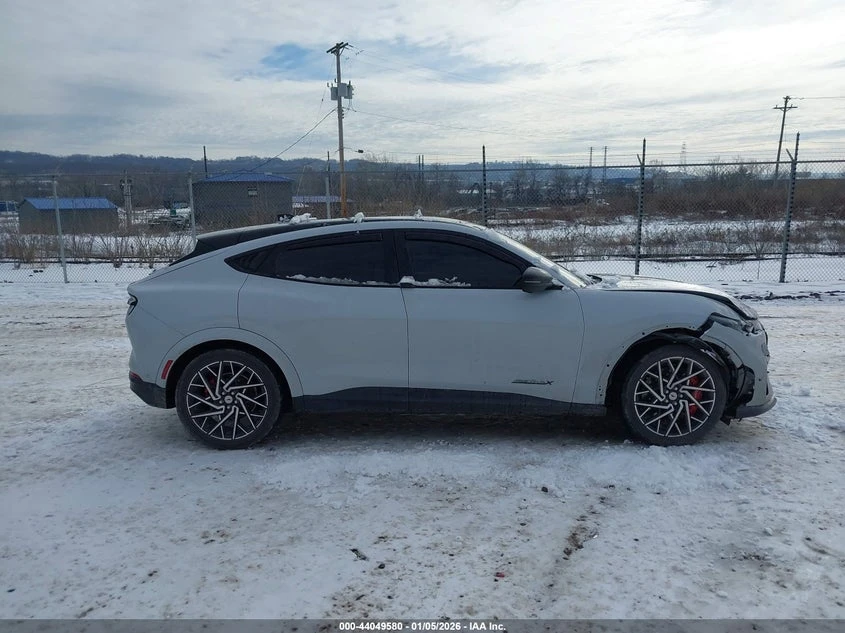 Ford Mustang Mach-E Gt, снимка 13 - Автомобили и джипове - 53823671