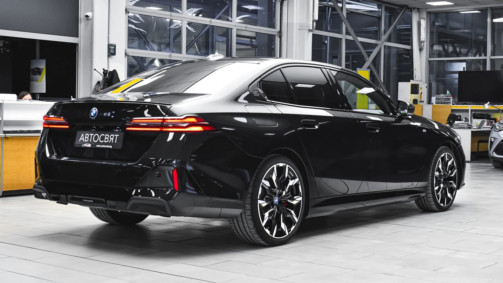 BMW 550 e xDrive M Sport Pro PHEV Steptronic, снимка 6 - Автомобили и джипове - 53910081