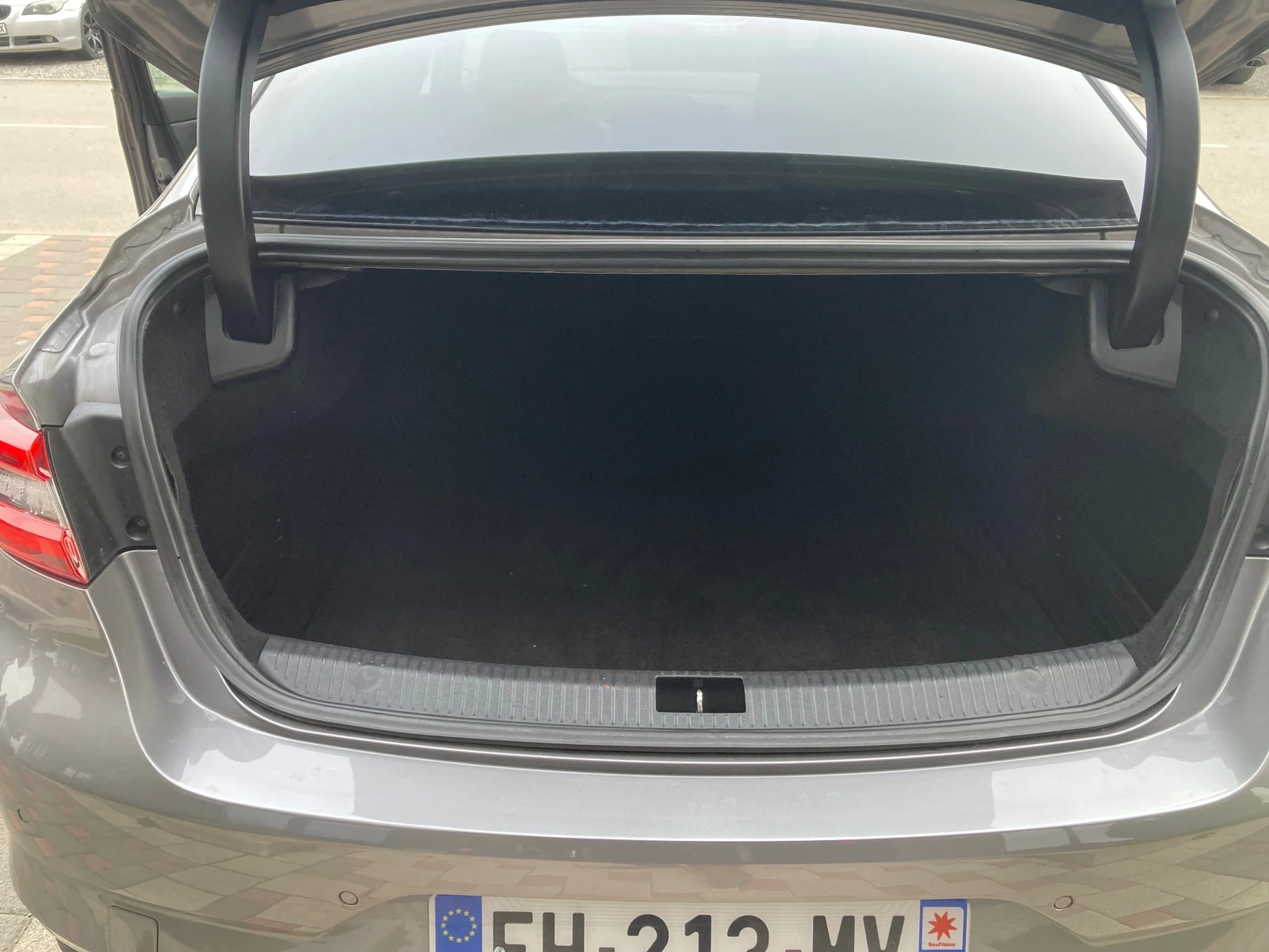 Renault Talisman, снимка 11 - Автомобили и джипове - 53937912