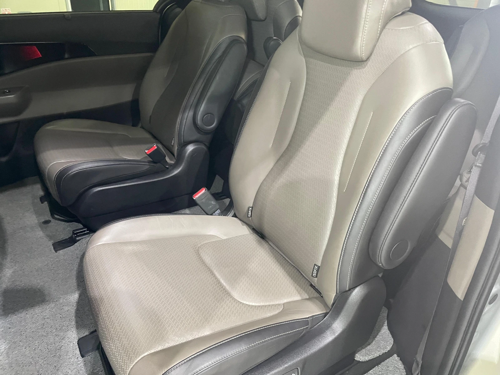 Kia Carnival 2.2D ! 8+ 1 ! Signature !, снимка 10 - Автомобили и джипове - 54135659