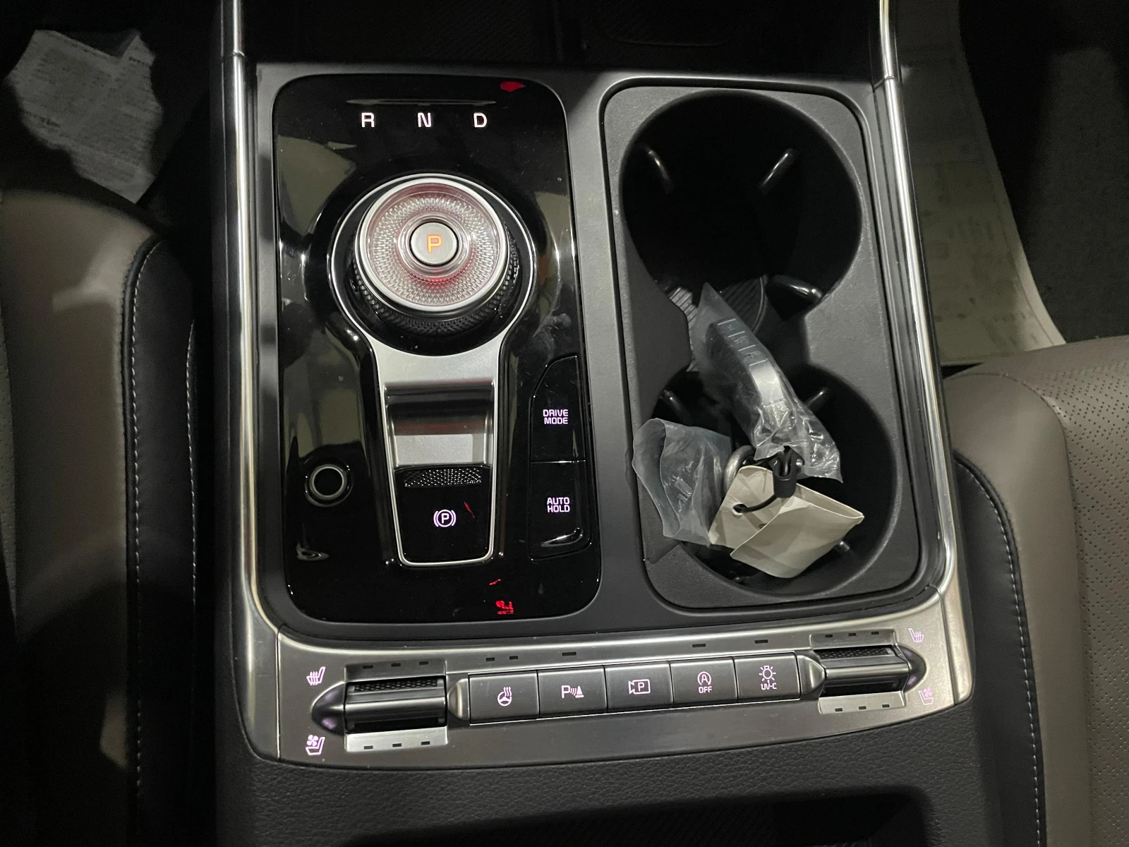 Kia Carnival 2.2D ! 8+ 1 ! Signature !, снимка 17 - Автомобили и джипове - 54135659