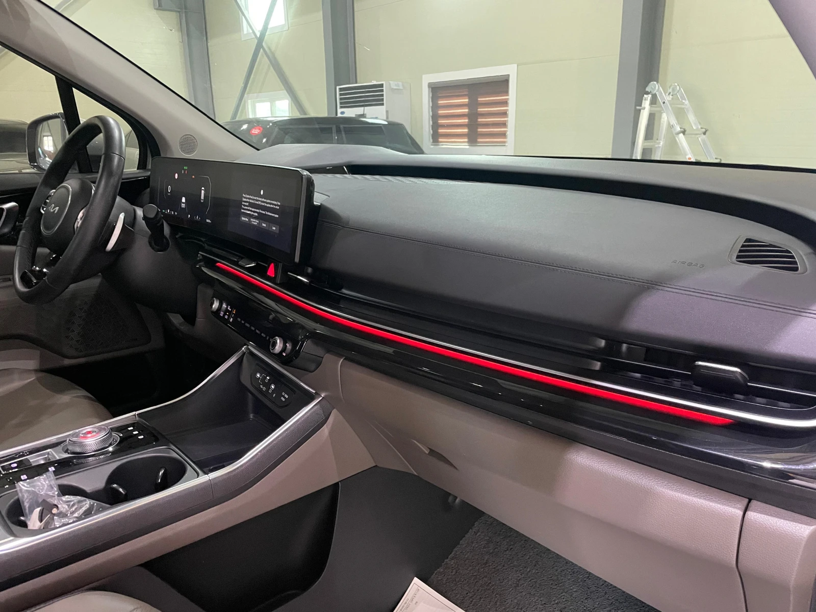 Kia Carnival 2.2D ! 8+ 1 ! Signature !, снимка 13 - Автомобили и джипове - 54135659