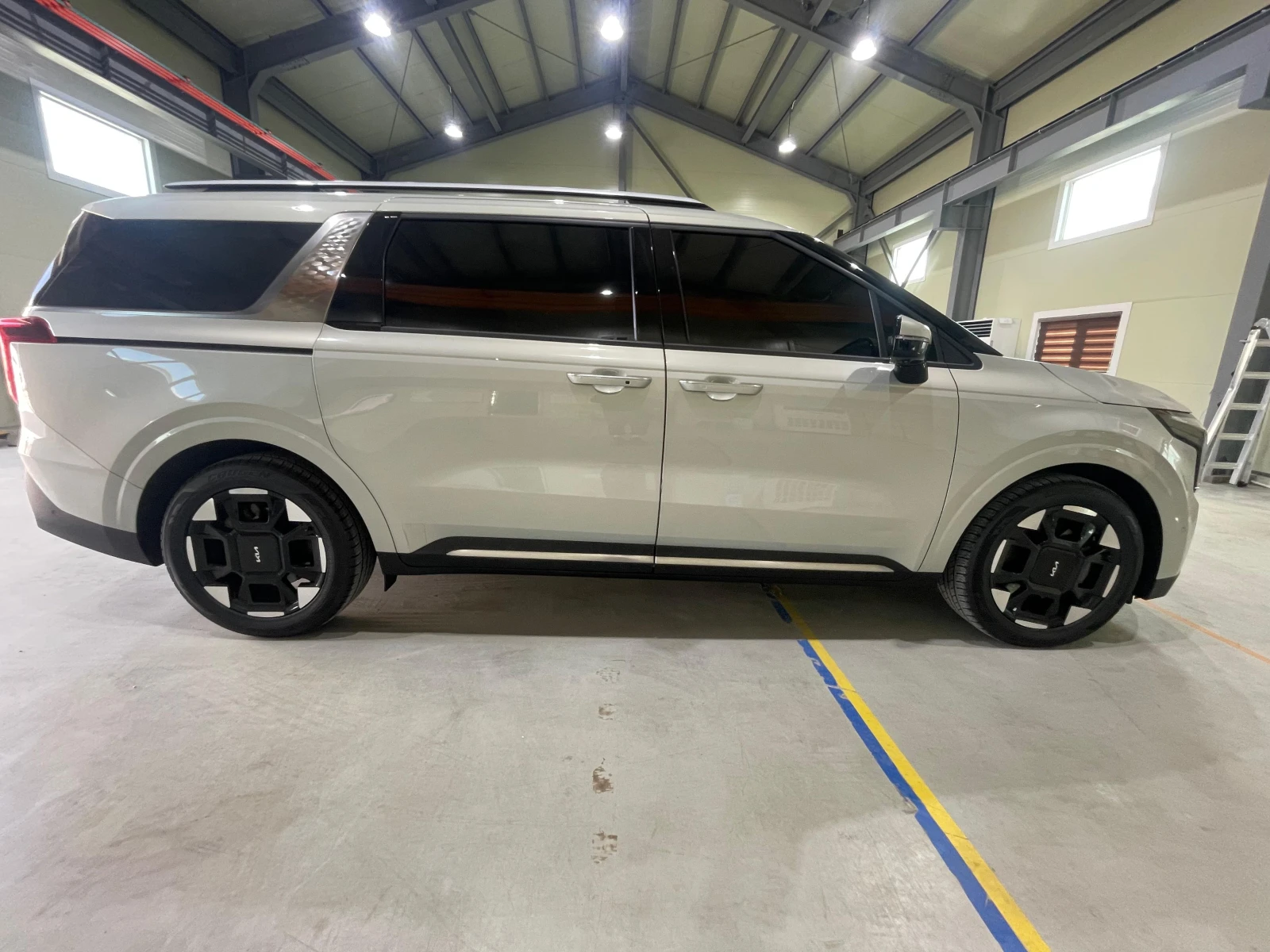 Kia Carnival 2.2D ! 8+ 1 ! Signature !, снимка 5 - Автомобили и джипове - 54135659