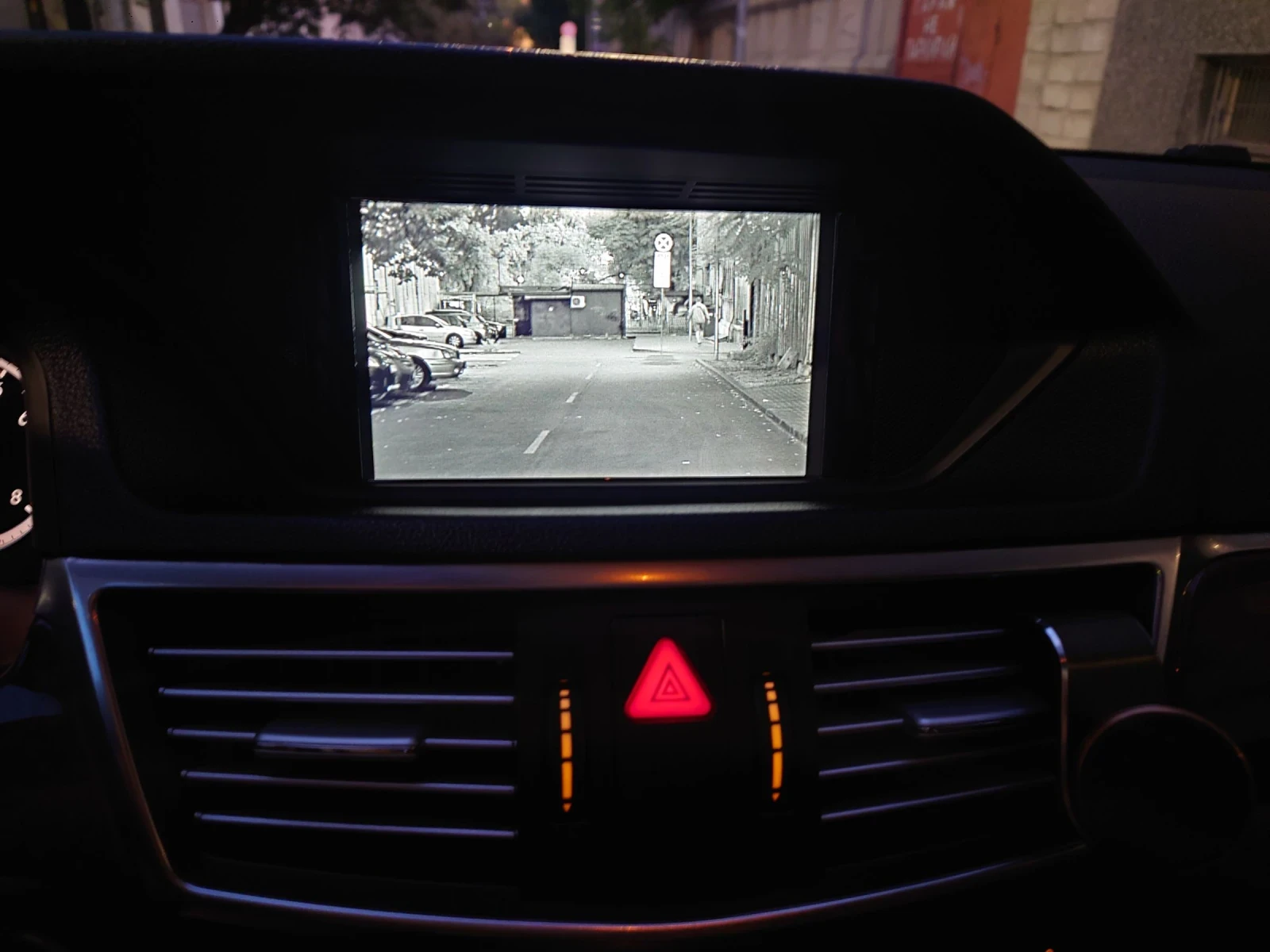 Mercedes-Benz E 350 4matic/distronic/обдухване, снимка 11 - Автомобили и джипове - 54233944