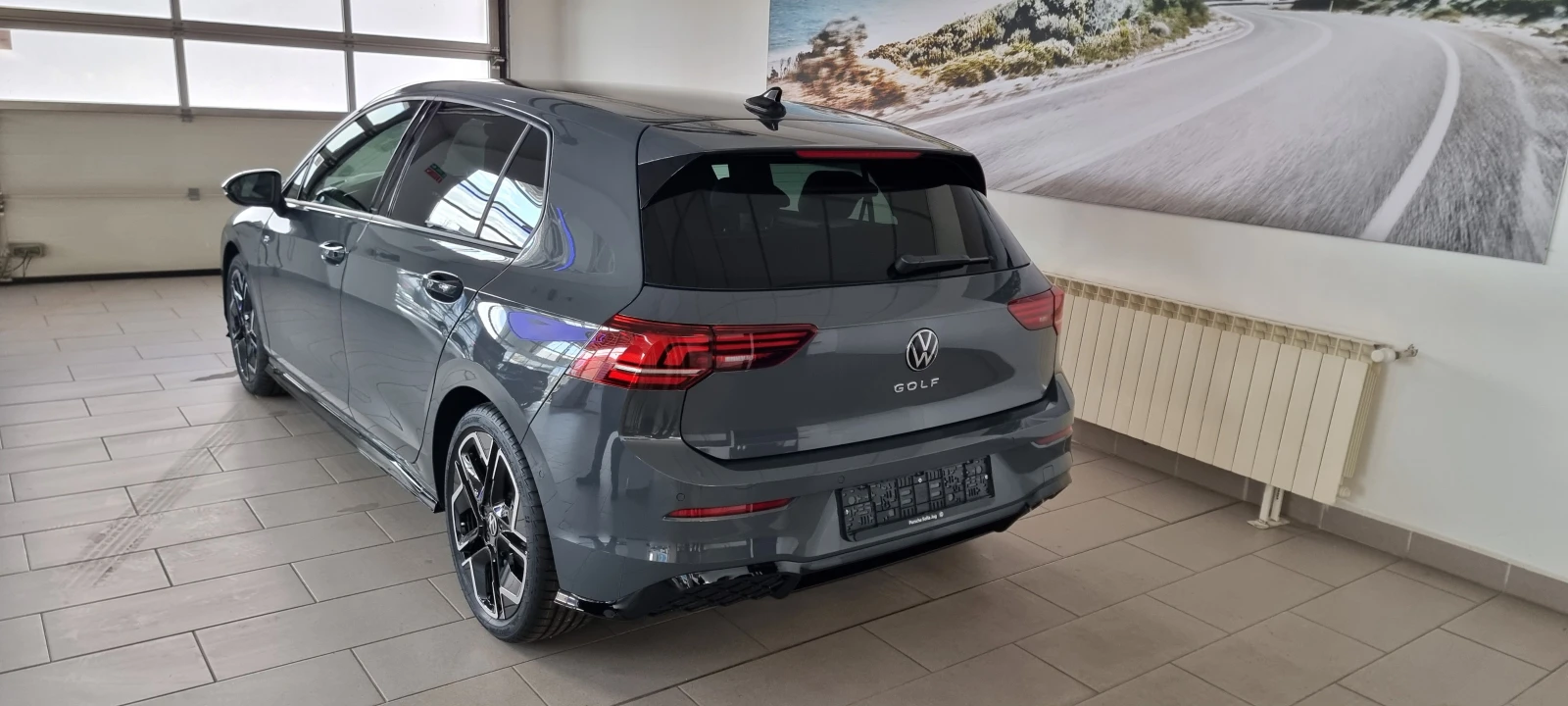 VW Golf R - Line Plus  DSG, снимка 3 - Автомобили и джипове - 54516267