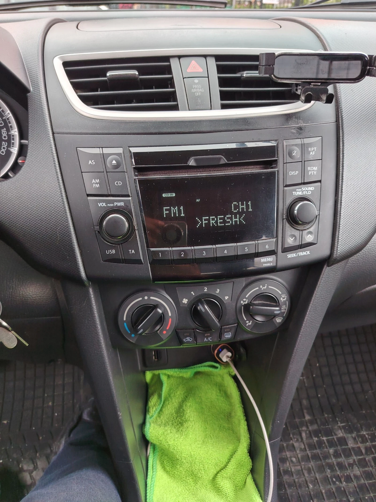 Suzuki Swift, снимка 9 - Автомобили и джипове - 54651084