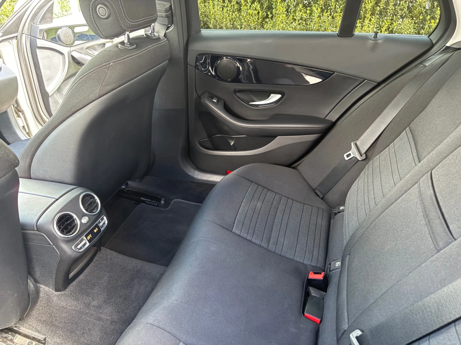 Mercedes-Benz C 200, снимка 13 - Автомобили и джипове - 54744446