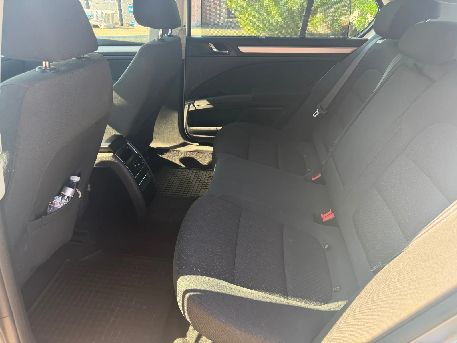 Skoda Superb 2.0 TDI, снимка 9 - Автомобили и джипове - 54843490