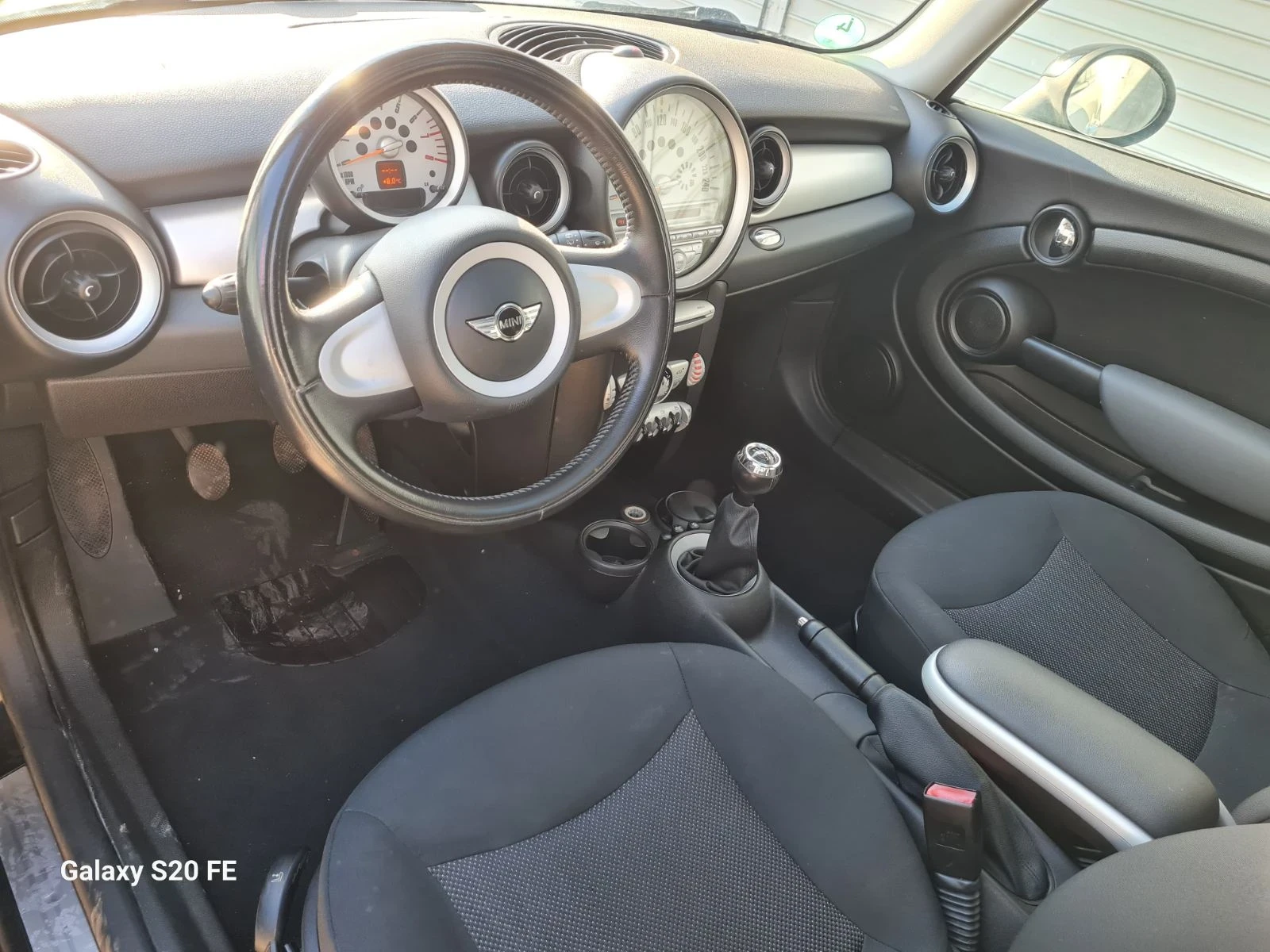 Mini One 1.6i Face! Панорама! Германия!, снимка 9 - Автомобили и джипове - 54952491