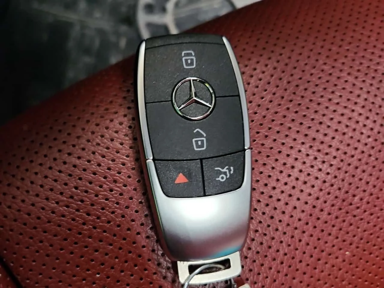 Mercedes-Benz C 43 AMG * 43 AMG * АВТОКРЕДИТ БЕЗ ПЪРВОНАЧАЛНА ВНОСКА* , снимка 8 - Автомобили и джипове - 55067744