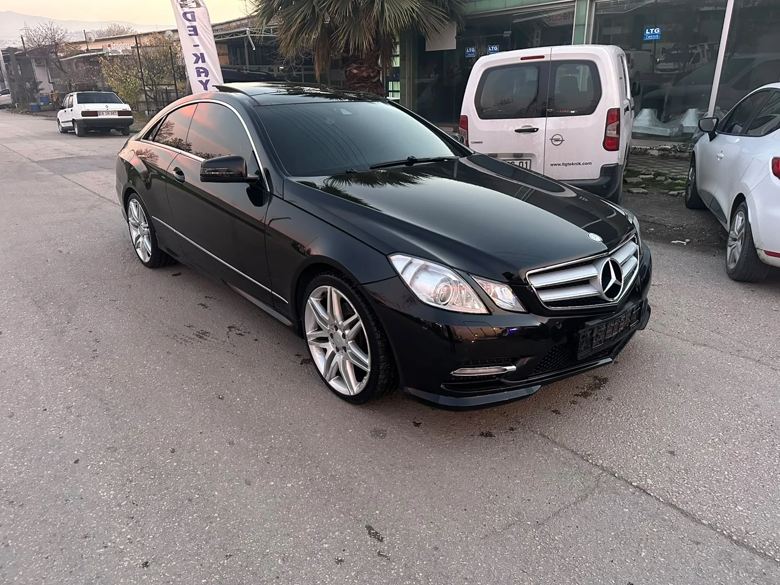Mercedes-Benz E 350, снимка 3 - Автомобили и джипове - 55076834