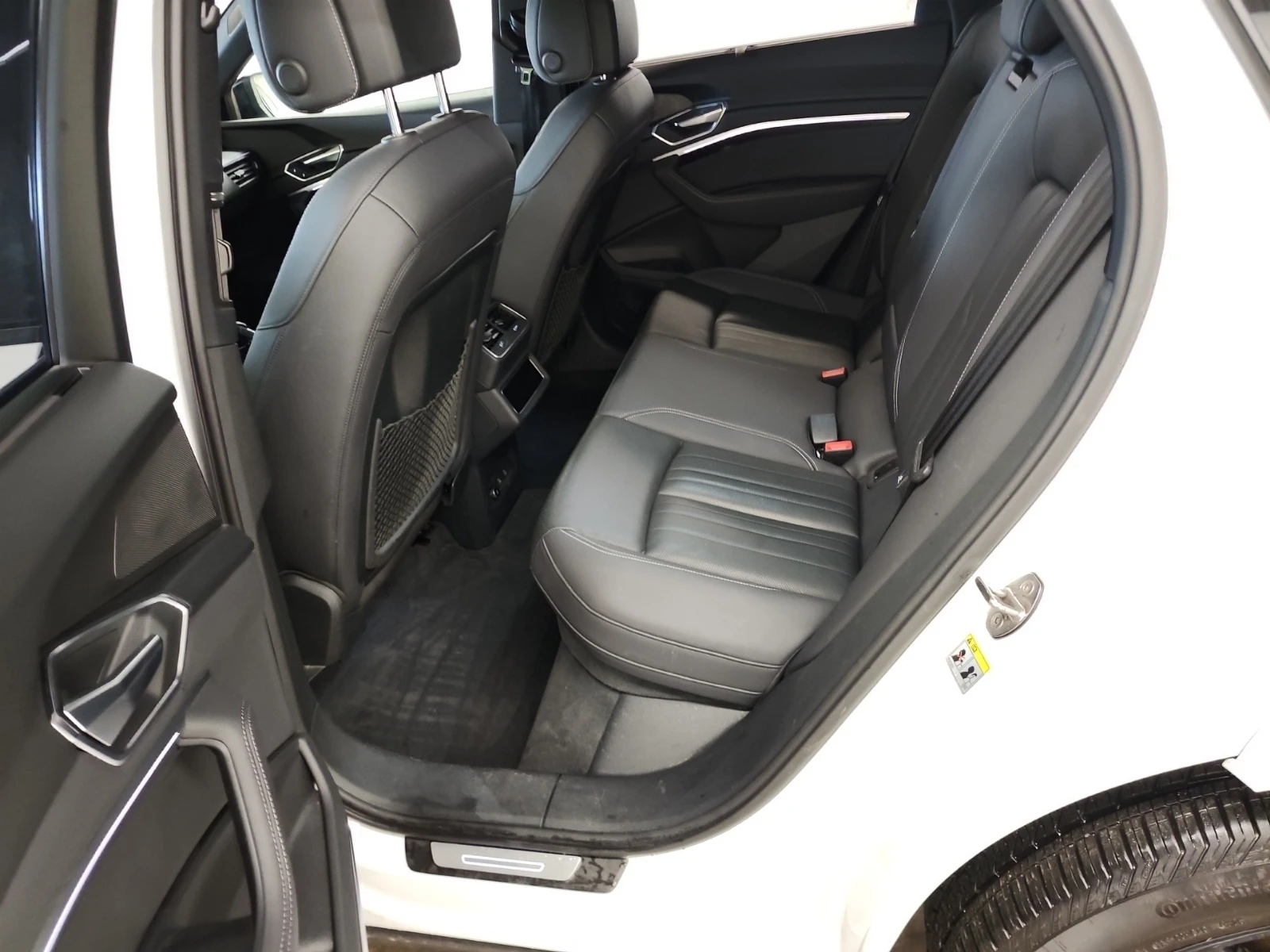 Audi E-Tron, снимка 13 - Автомобили и джипове - 55317046