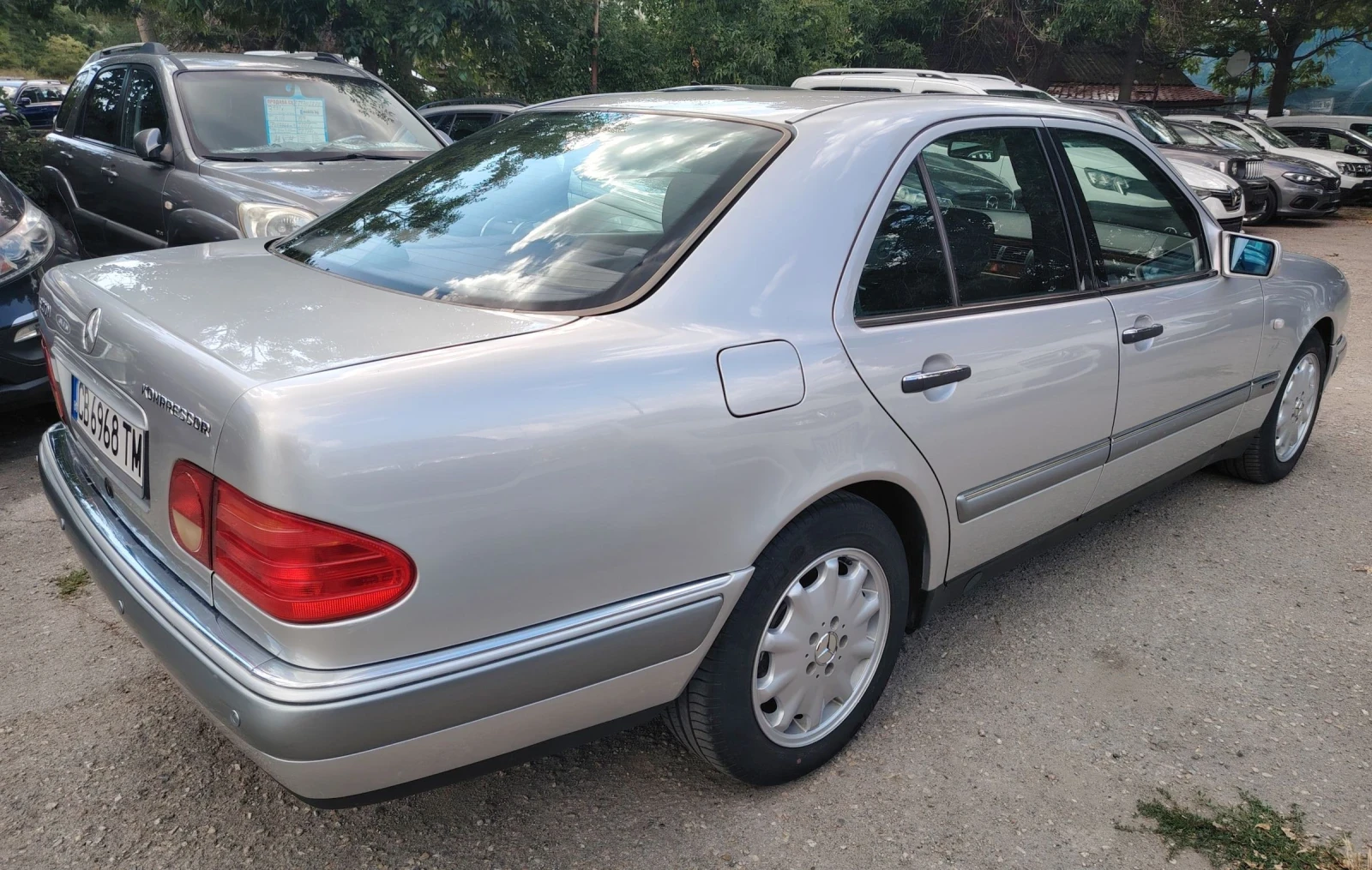 Mercedes-Benz E 200  2.0i/Compresor/Eleganse, снимка 5 - Автомобили и джипове - 55456021
