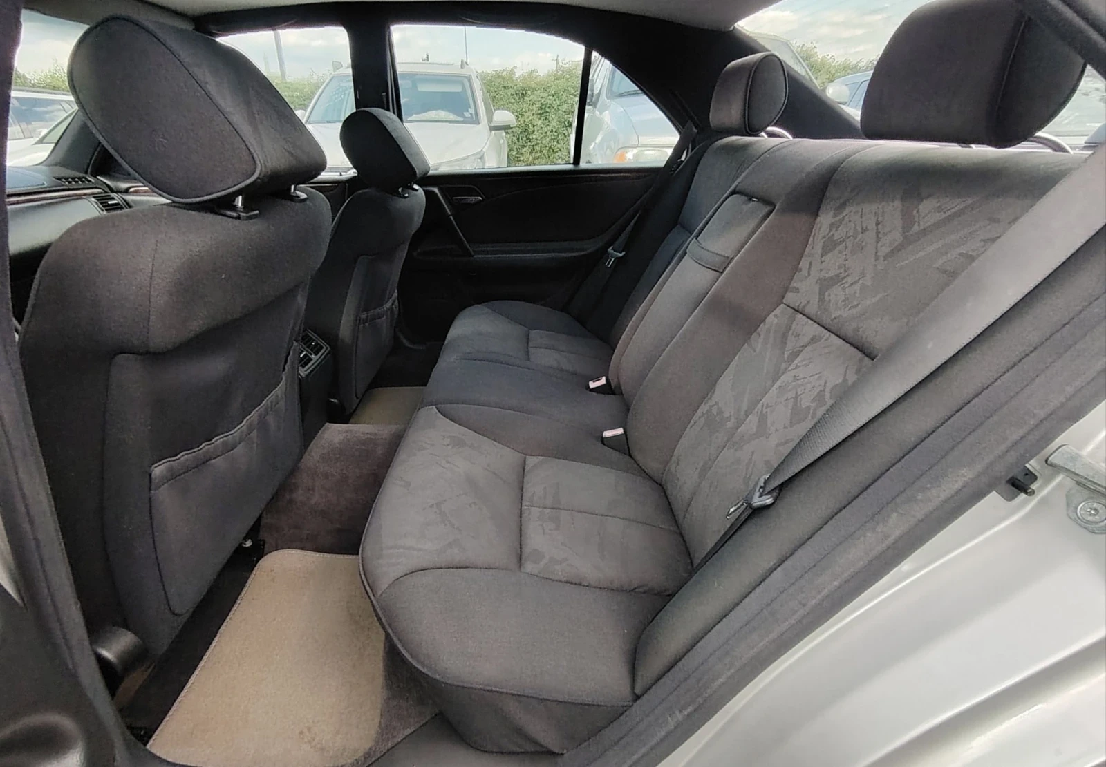 Mercedes-Benz E 200  2.0i/Compresor/Eleganse, снимка 15 - Автомобили и джипове - 55456021