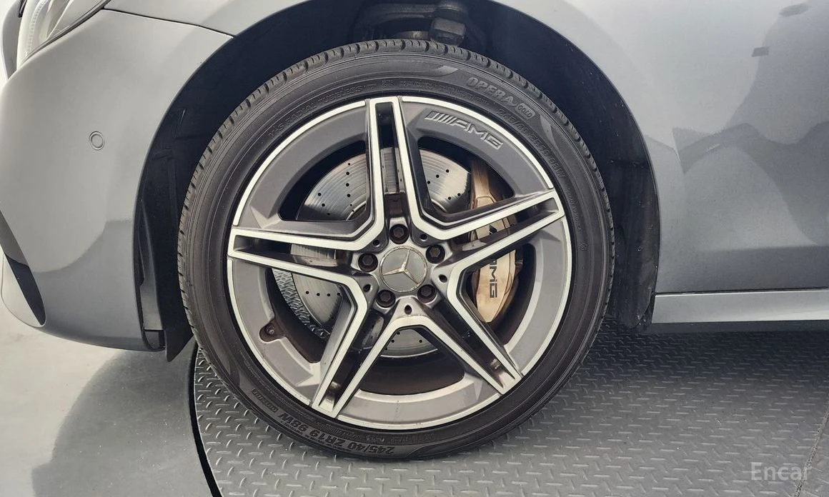 Mercedes-Benz E 53 AMG, снимка 5 - Автомобили и джипове - 55510197