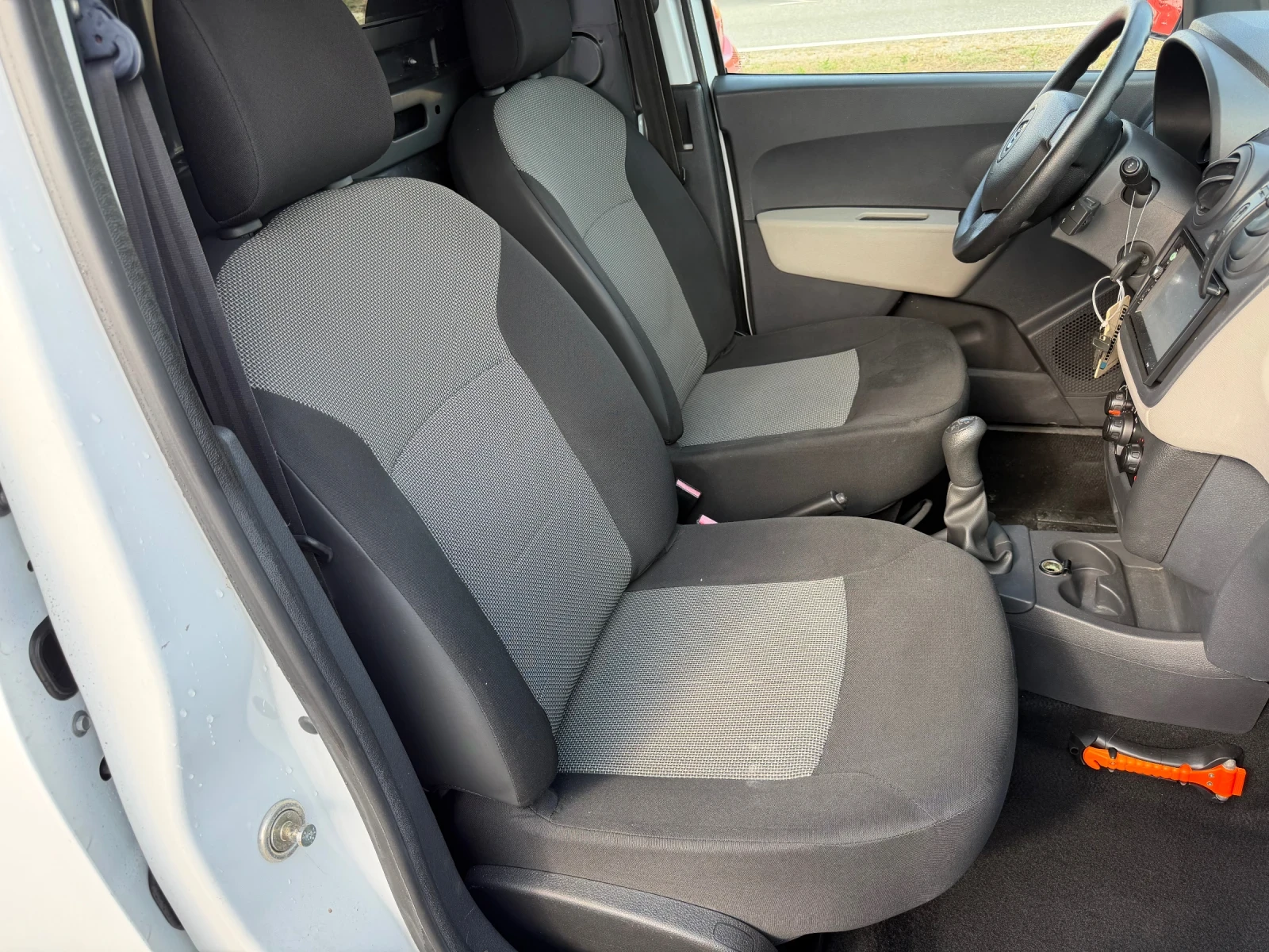 Dacia Dokker 1.5 DCi, снимка 8 - Автомобили и джипове - 55636322
