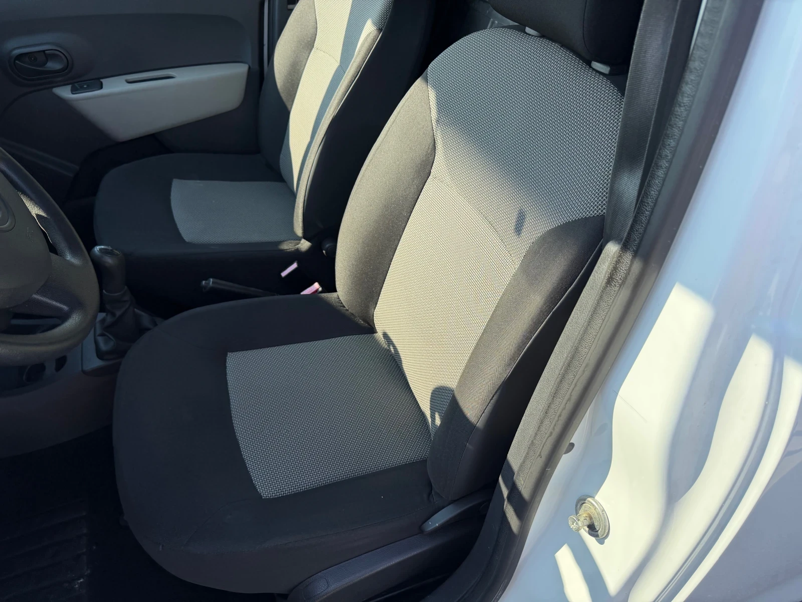 Dacia Dokker 1.5 DCi, снимка 10 - Автомобили и джипове - 55636322