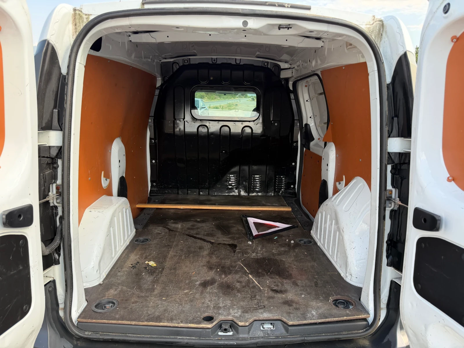 Dacia Dokker 1.5 DCi, снимка 7 - Автомобили и джипове - 55636322